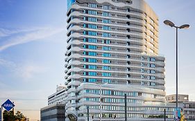 The Zipper Hotel Und Apartments